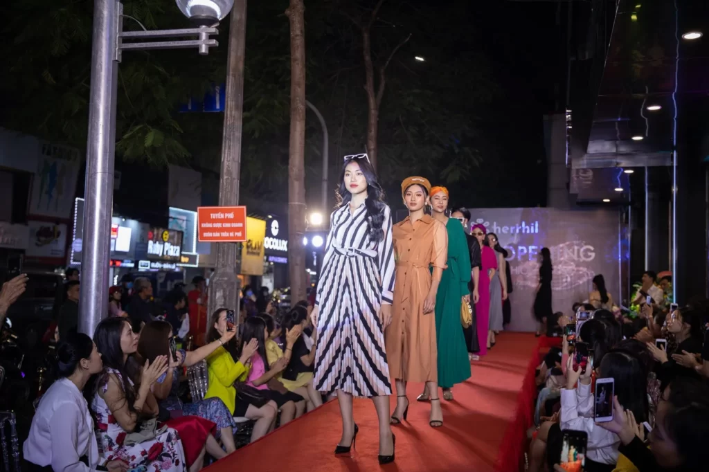 Xin giấy phép tổ chức chương trình biểu diễn thời trang tại Đà Nẵng