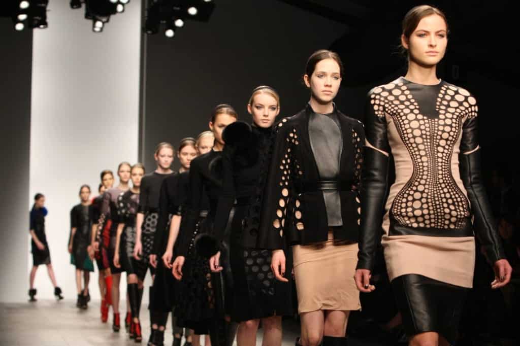 Gợi ý các bước để tổ chức fashion show 1 cách chuyên nghiệp nhát