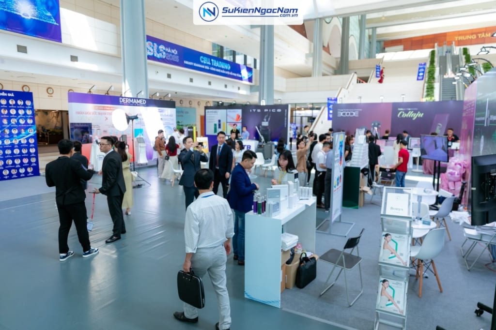 Thiết kế 2D standee hội nghị – Giải pháp quảng bá hiệu quả cho sự kiện chuyên nghiệp