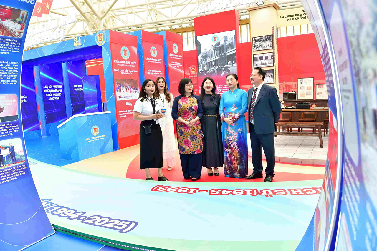 Thiet Ke Thi Cong Gian Hang Kiem Toan Nha Nuoc Tai Su Kien Trien Lam Thanh Tuu Dat Nuoc A80 5