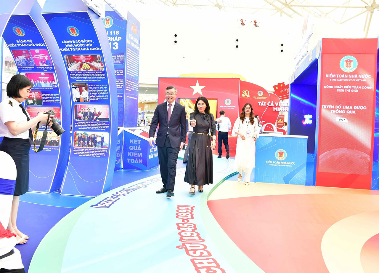 Thiet Ke Thi Cong Gian Hang Kiem Toan Nha Nuoc Tai Su Kien Trien Lam Thanh Tuu Dat Nuoc A80 Không Gian Triển Lãm