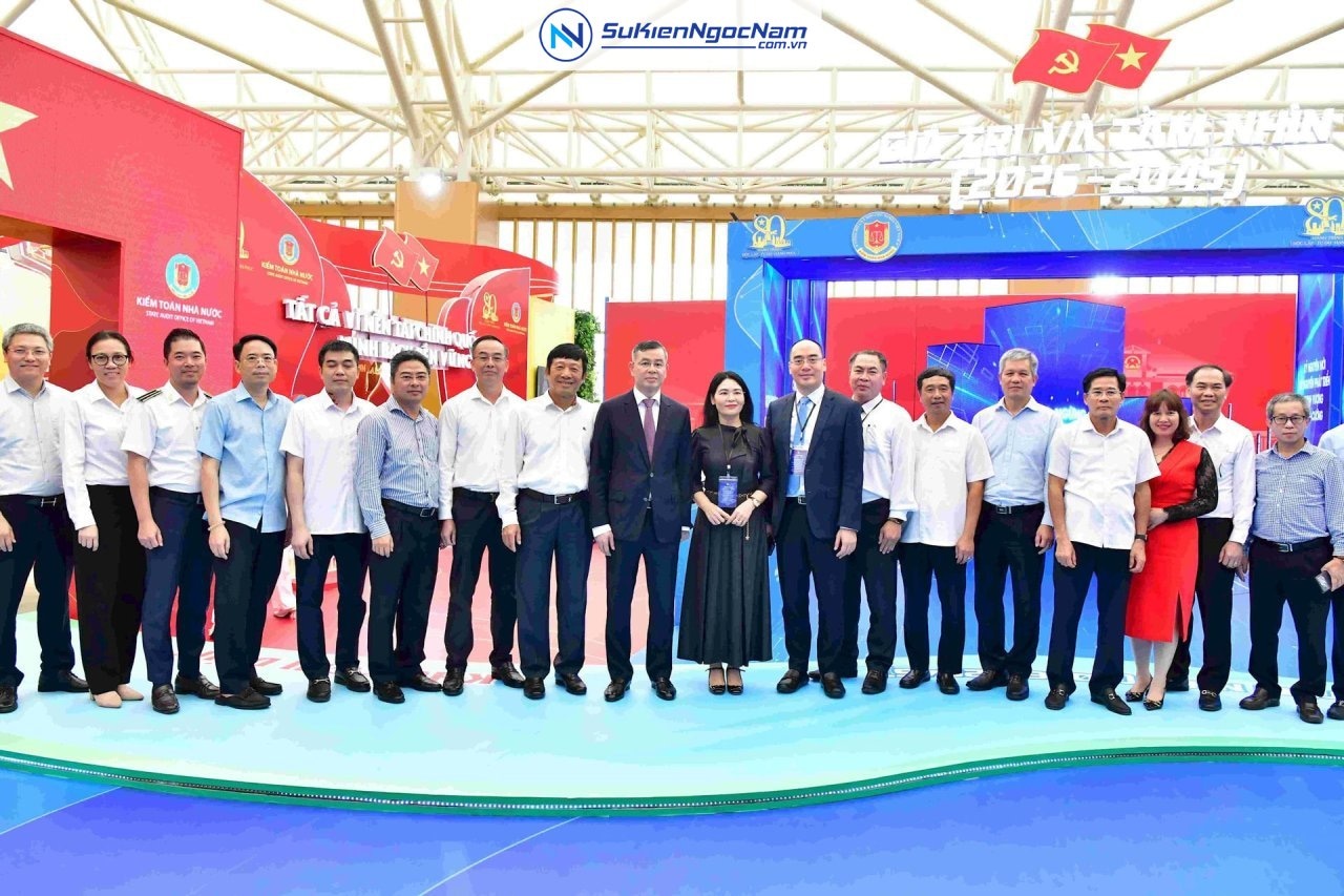 Thiết kế thi công gian hàng