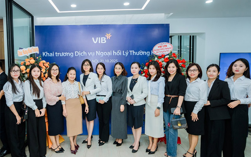 To chuc su kien khai truong dich vu ngoai hoi cua ngan hang VIB quy 4