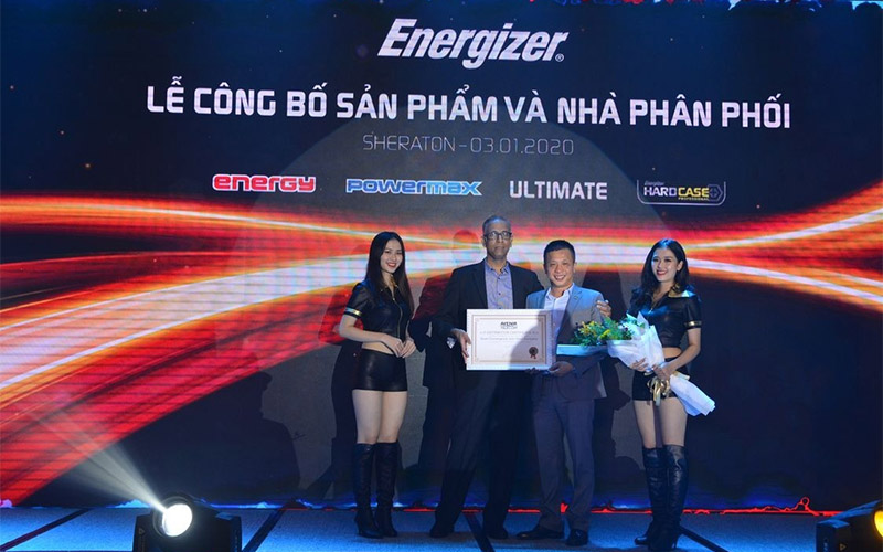 To chuc su kien ra mat san pham