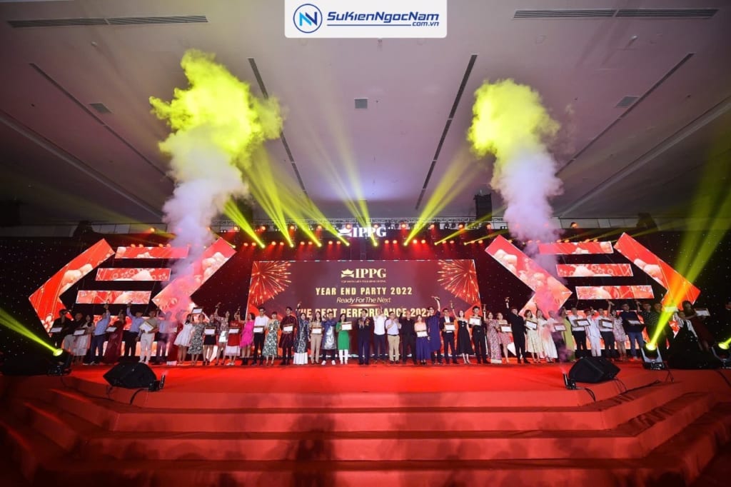 Chủ đề Year End Party theo trend