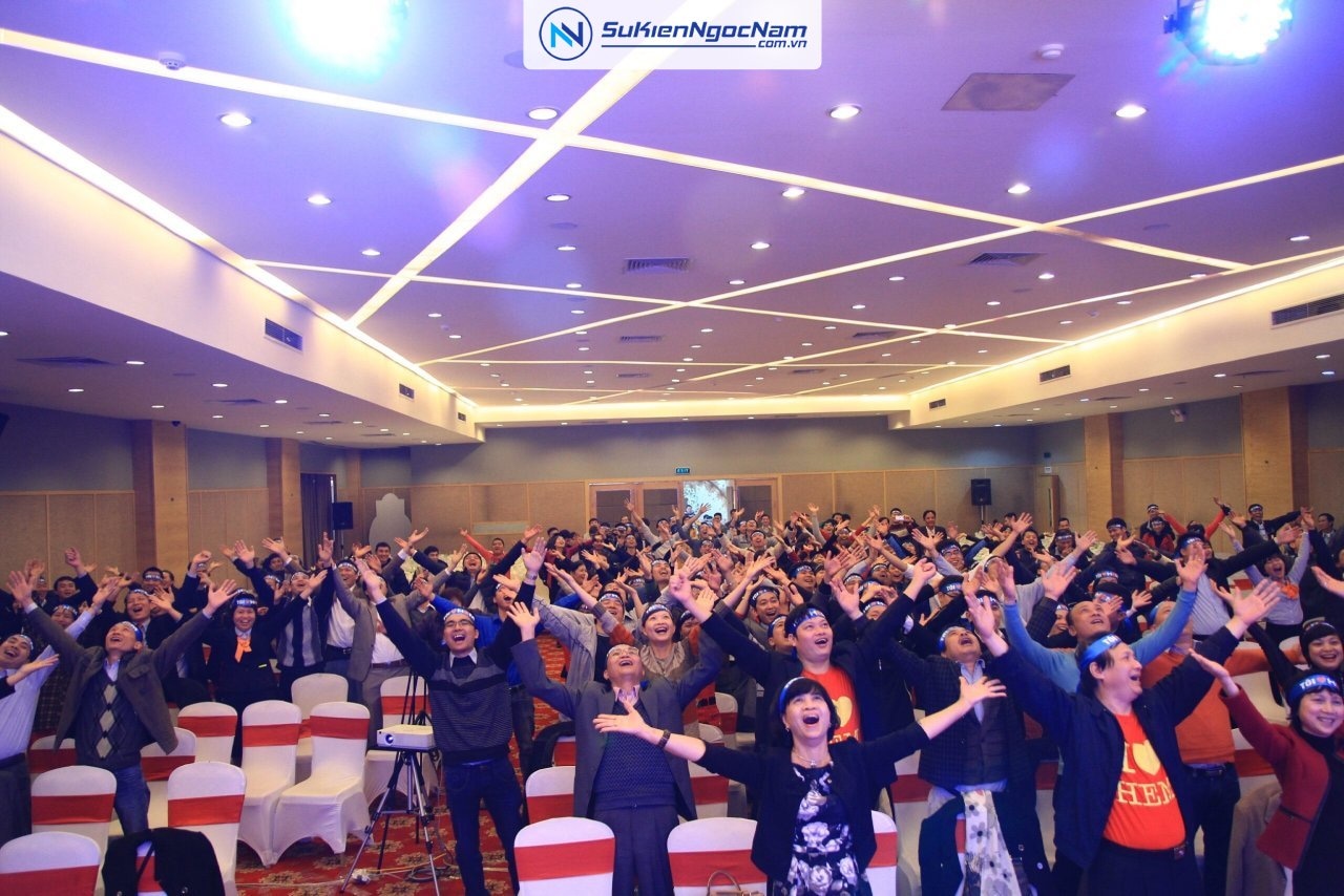Chủ đề Year End Party theo trend
