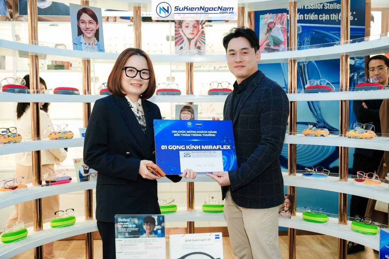 tổ chức sự kiện khai trương kính mắt Việt - Nga