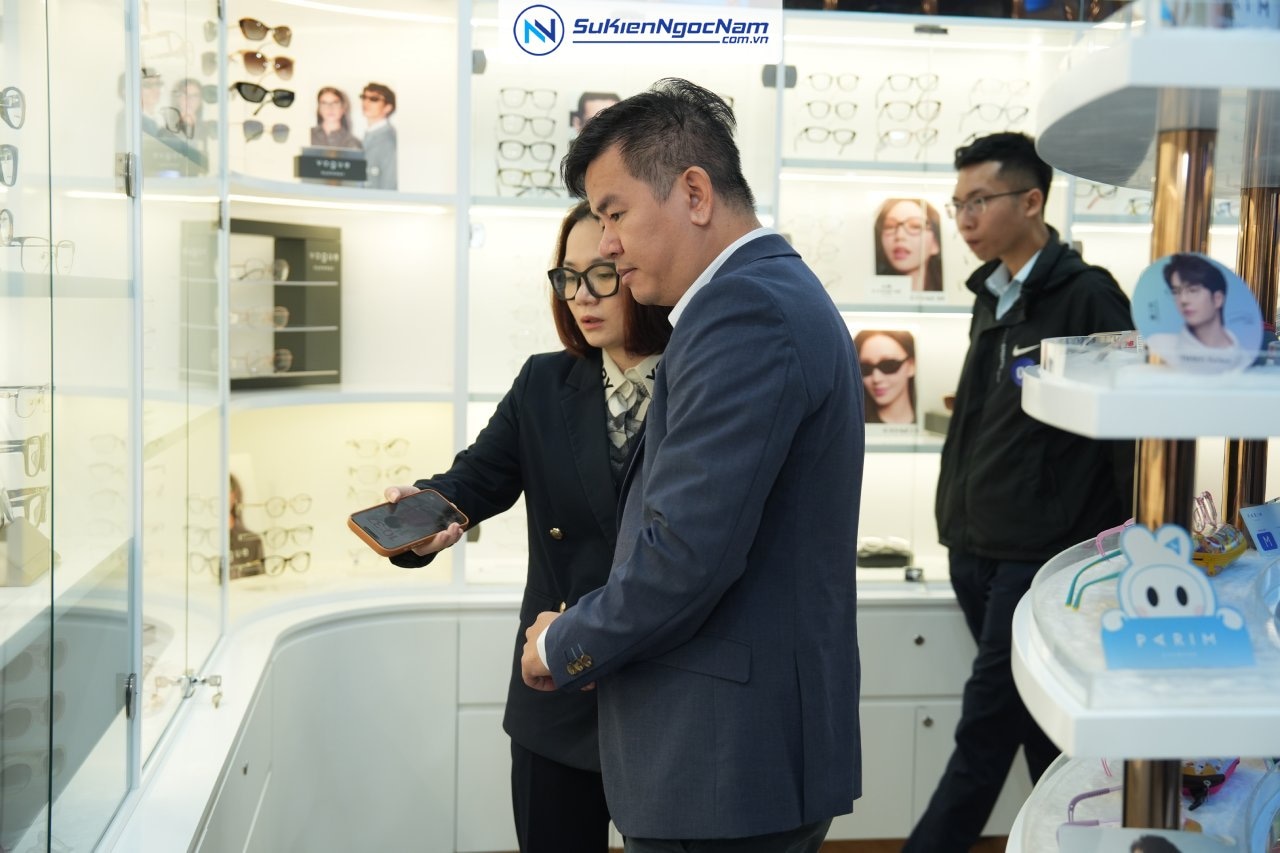 tổ chức sự kiện khai trương kính mắt Việt - Nga