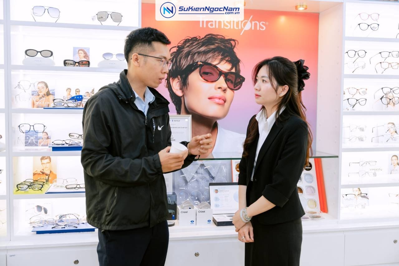 tổ chức sự kiện khai trương kính mắt Việt - Nga