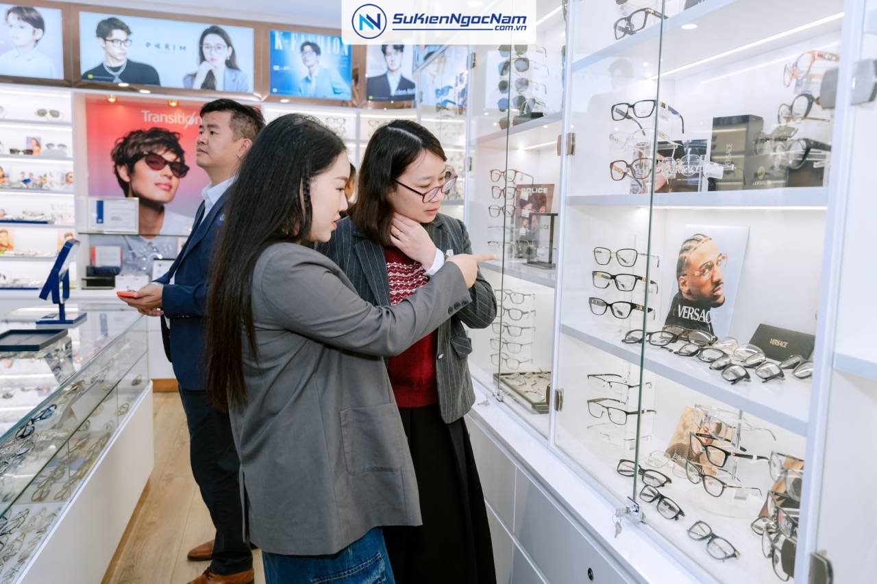 tổ chức sự kiện khai trương kính mắt Việt - Nga