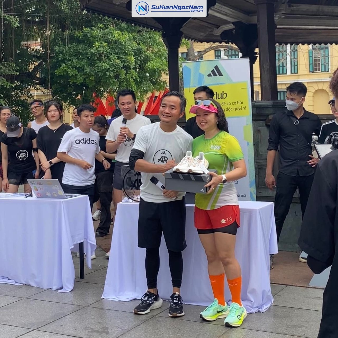 Tổ chức sự kiện kick-off chuyên nghiệp