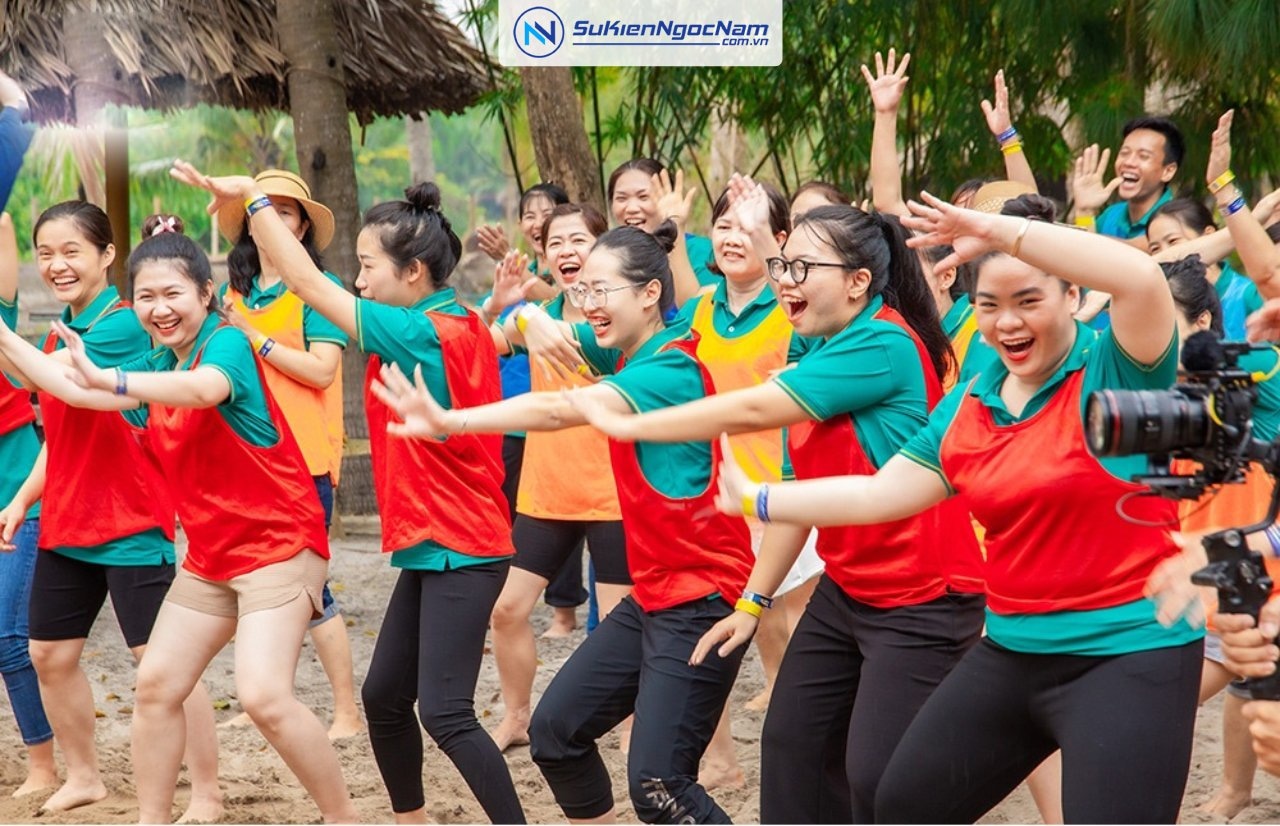 Tổ chức Year End Party ngoài trời