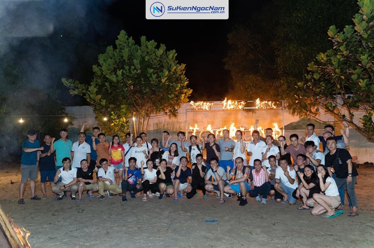 Tổ chức Year End Party ngoài trời