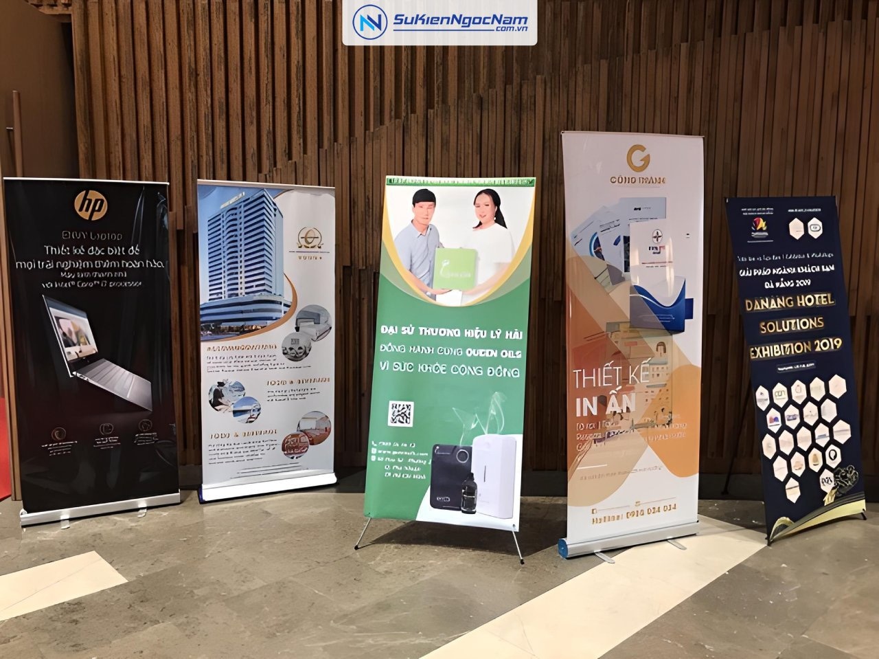 thiết kế Standee sự kiện